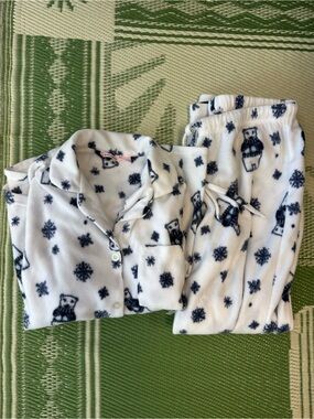 La Vie En Rose White and Navy Polar Bear Fleece Pajama Set
